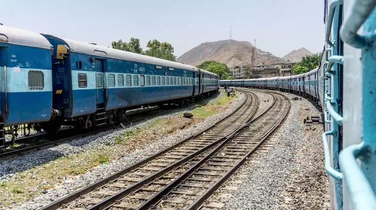 दीपावली और छठ पर चलाई जाएगी 12 हजार से ज्यादा स्पेशल ट्रेनें दीपावली और छठ पर चलाई जाएगी 12 हजार से ज्यादा स्पेशल ट्रेनें