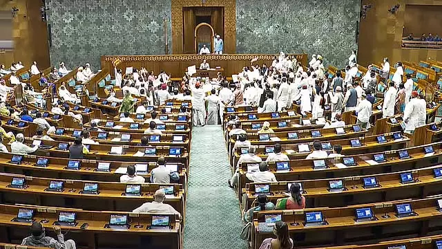 तमिलनाडु के कुछ विश्वविद्यालयों में कुलपति नहीं है : AIADMK ने राज्य विधानसभा में शिकायत की तमिलनाडु के कुछ विश्वविद्यालयों में कुलपति नहीं है : AIADMK ने राज्य विधानसभा में शिकायत की