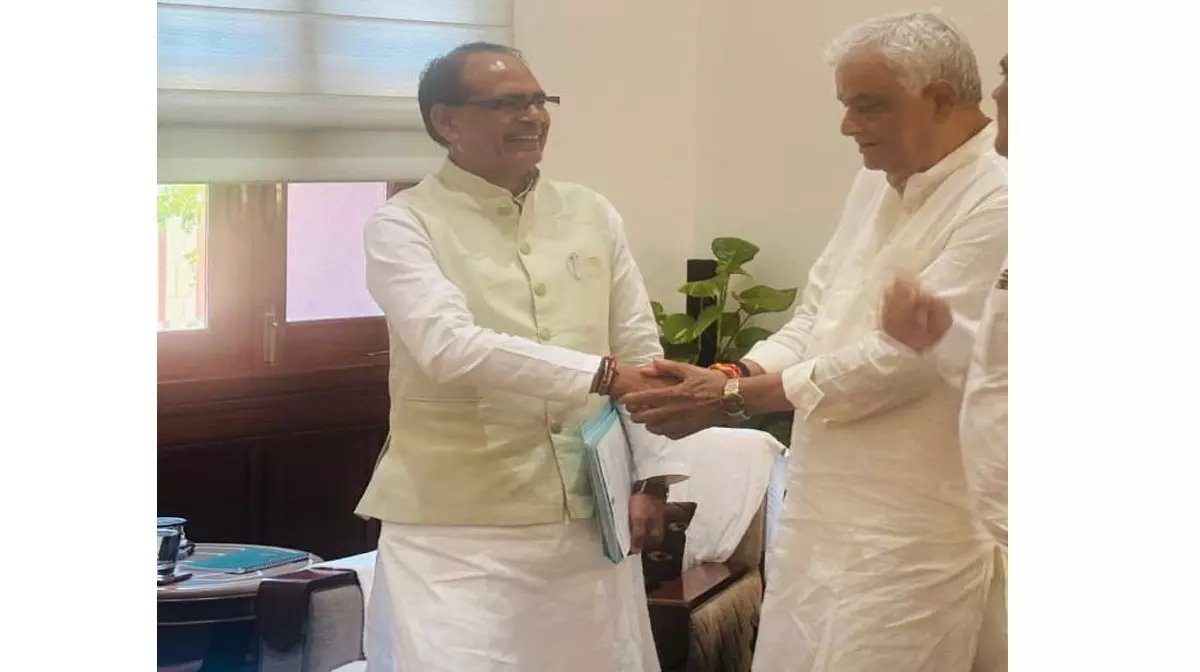 Jaipur : केंद्रीय कृषि मंत्री और उर्वरक मंत्री से की गई कानूनी कार्रवाई की मांग Jaipur : केंद्रीय कृषि मंत्री और उर्वरक मंत्री से की गई कानूनी कार्रवाई की मांग