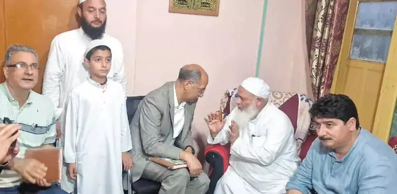 शोक संवेदना के लिए नेशनल कॉन्फ्रेंस प्रतिनिधिमंडल का बांदीपोरा दौरा शोक संवेदना के लिए नेशनल कॉन्फ्रेंस प्रतिनिधिमंडल का बांदीपोरा दौरा