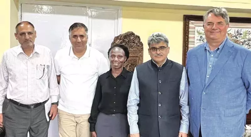 मुख्य सचिव ने ICRISAT के साथ जलवायु स्मार्ट कृषि पर की चर्चा मुख्य सचिव ने ICRISAT के साथ जलवायु स्मार्ट कृषि पर की चर्चा