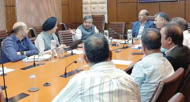 कश्मीरी हस्तशिल्प की गलत ब्रांडिंग पर सख्त कार्रवाई: सरकार कश्मीरी हस्तशिल्प की गलत ब्रांडिंग पर सख्त कार्रवाई: सरकार