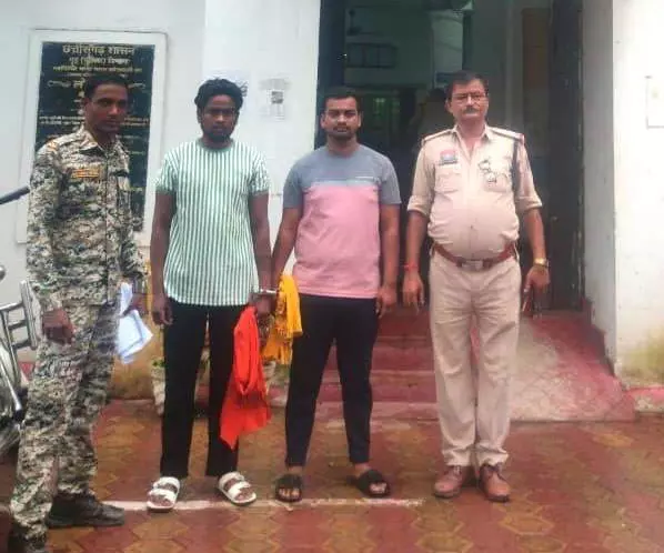 चाकू-डंडा से हत्या की कोशिश, फरार चल रहे दो आरोपी गिरफ्तार चाकू-डंडा से हत्या की कोशिश, फरार चल रहे दो आरोपी गिरफ्तार