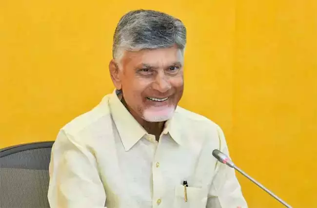 सच्ची खुशी समाज को कुछ वापस देने में है: CM Chandrababu सच्ची खुशी समाज को कुछ वापस देने में है: CM Chandrababu