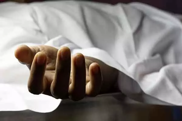 Ranchi: झाड़ी से व्यक्ति का शव बरामद Ranchi: झाड़ी से व्यक्ति का शव बरामद