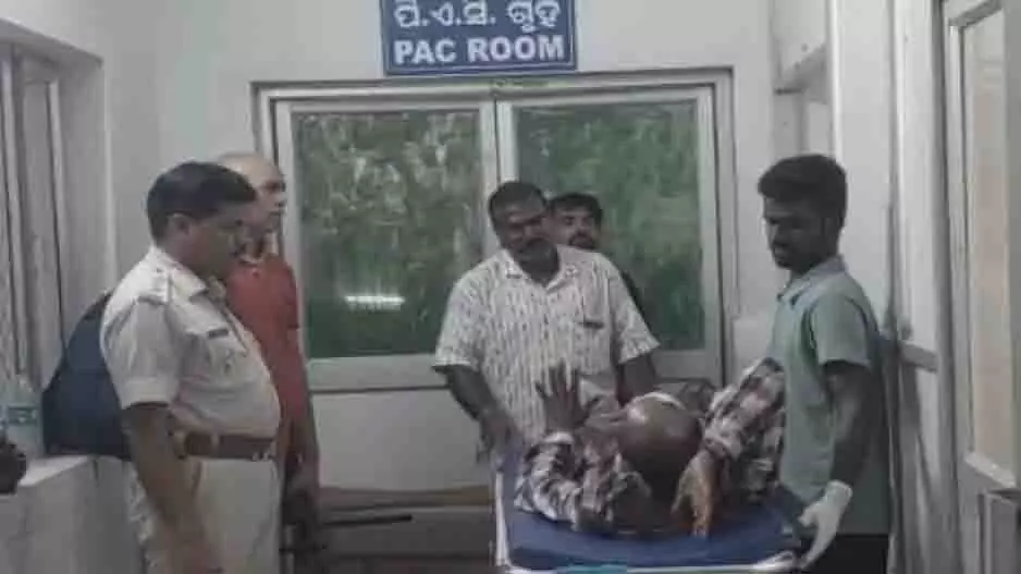 Puri: रिक्शा चालक ने ओडिशा के वकील पर किया हमला Puri: रिक्शा चालक ने ओडिशा के वकील पर किया हमला