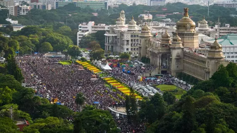 भगदड़ रोकने के लिए Karnataka में नया भीड़ नियंत्रण कानून भगदड़ रोकने के लिए Karnataka में नया भीड़ नियंत्रण कानून