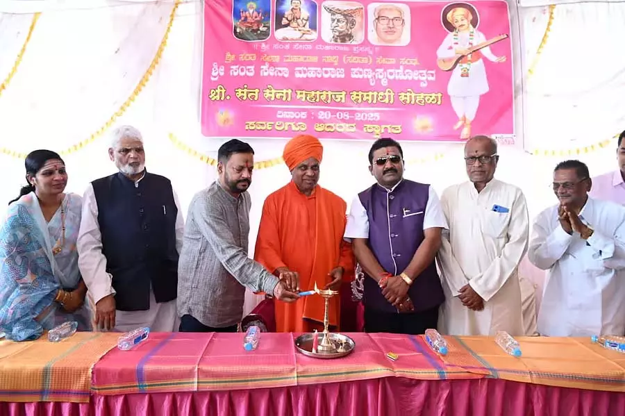 कायाका दर्शन के लिए सविता समाज मॉडल: Sivananda Swamiji कायाका दर्शन के लिए सविता समाज मॉडल: Sivananda Swamiji