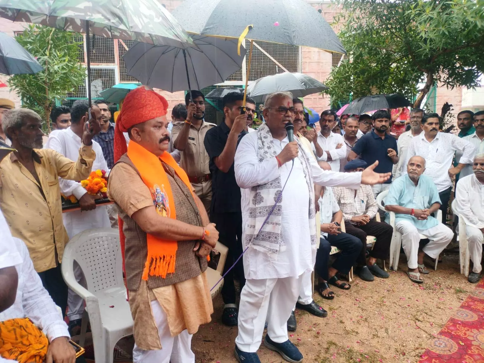 Jalore: रायपुरिया विद्यालय में 8 कक्षा-कक्ष व पैवेलियन का हुआ लोकार्पण Jalore: रायपुरिया विद्यालय में 8 कक्षा-कक्ष व पैवेलियन का हुआ लोकार्पण