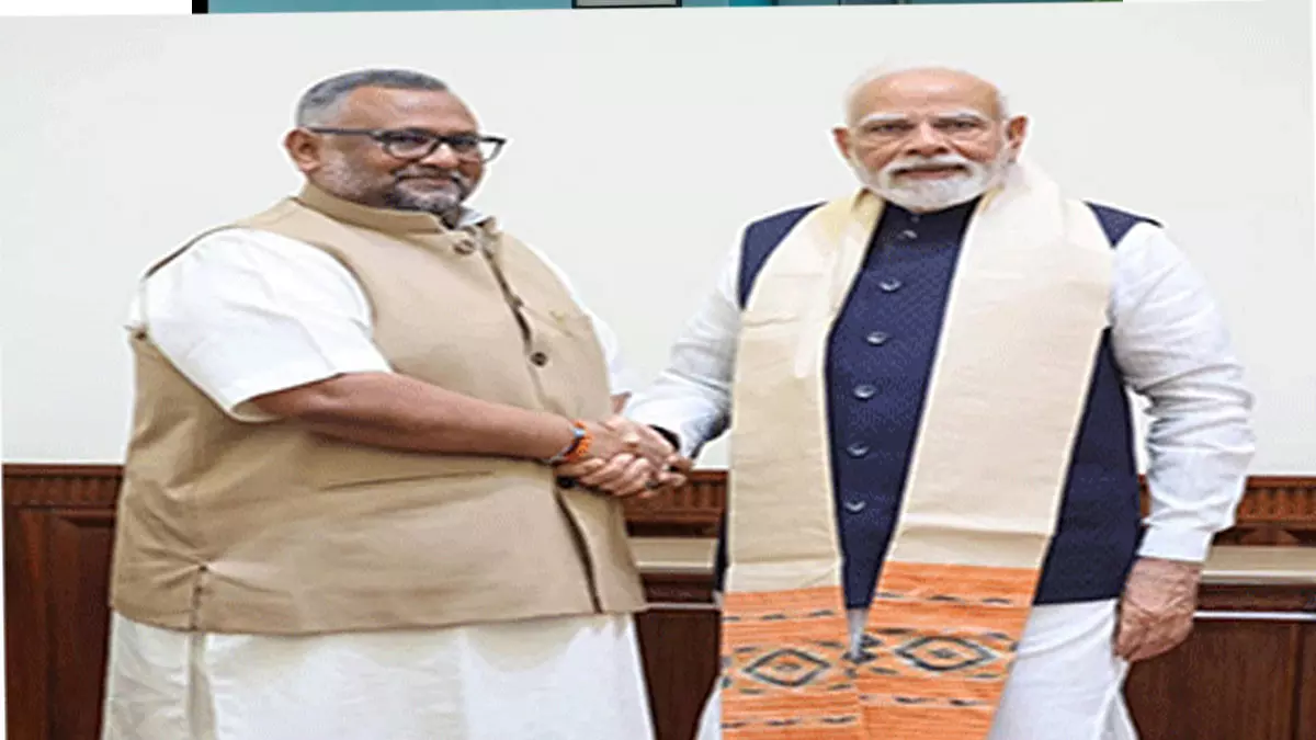 Ranchi: सांसद आदित्य साहू और डॉ प्रदीप वर्मा ने पीएम से की मुलाकात Ranchi: सांसद आदित्य साहू और डॉ प्रदीप वर्मा ने पीएम से की मुलाकात