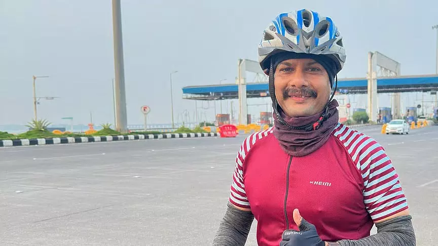 पूर्व क्रिकेटर सुनीत कोप्रा ने घुटने की गंभीर चोट के बाद 1,200 किमी की साइकिल यात्रा पूरी कर किया रिकॉर्ड पूर्व क्रिकेटर सुनीत कोप्रा ने घुटने की गंभीर चोट के बाद 1,200 किमी की साइकिल यात्रा पूरी कर किया रिकॉर्ड