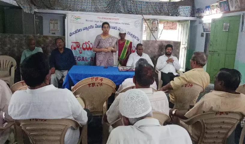 बुजुर्गों की सहायता के लिए कानून: न्यायाधीश Keerthy Chandrika Reddy बुजुर्गों की सहायता के लिए कानून: न्यायाधीश Keerthy Chandrika Reddy