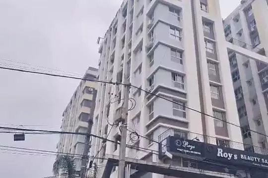 पत्नी के चले जाने के बाद बैंक कर्मचारी की आठवीं मंजिल से कूदकर मौत का रहस्य बरकरार पत्नी के चले जाने के बाद बैंक कर्मचारी की आठवीं मंजिल से कूदकर मौत का रहस्य बरकरार