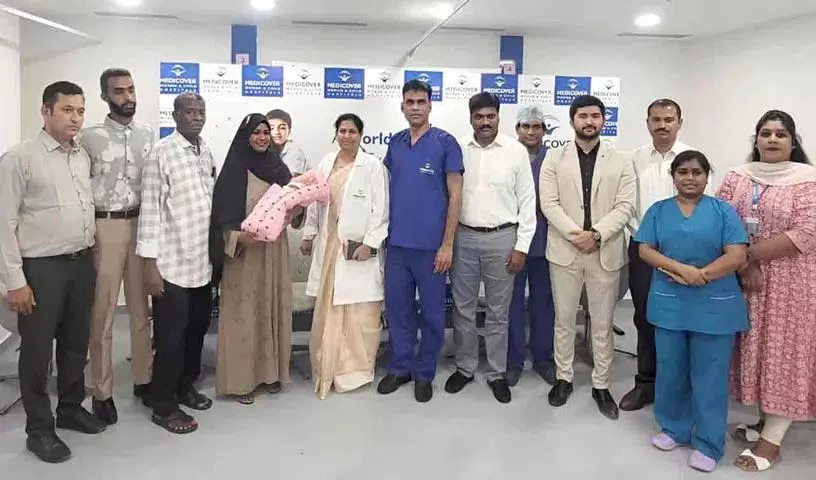 डॉक्टरों ने 565 ग्राम के समय से पहले जन्मे बच्चे को बचाया डॉक्टरों ने 565 ग्राम के समय से पहले जन्मे बच्चे को बचाया