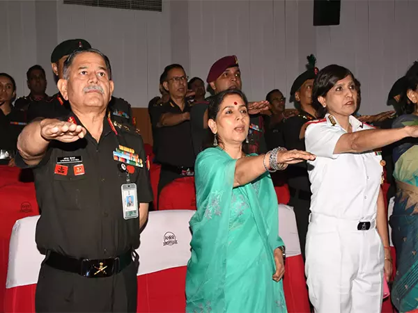 COAS जनरल उपेंद्र द्विवेदी और AWWA अध्यक्ष ने अंगदान का संकल्प लिया, जिससे AORTA पहल को बढ़ावा मिला COAS जनरल उपेंद्र द्विवेदी और AWWA अध्यक्ष ने अंगदान का संकल्प लिया, जिससे AORTA पहल को बढ़ावा मिला