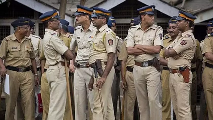 MP ने केंद्रीय सरकार से मांगे 8 अतिरिक्त IPS अधिकारी MP ने केंद्रीय सरकार से मांगे 8 अतिरिक्त IPS अधिकारी