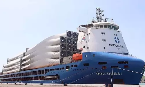 VOC पोर्ट ने पवन टरबाइन ब्लेडों के संचालन में रिकॉर्ड बनाया VOC पोर्ट ने पवन टरबाइन ब्लेडों के संचालन में रिकॉर्ड बनाया