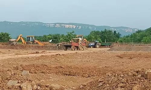 जंगल की रजिस्ट्री, पटवारी तहसीलदार और उप-पंजीयक ने किया बड़ा खेल जंगल की रजिस्ट्री, पटवारी तहसीलदार और उप-पंजीयक ने किया बड़ा खेल
