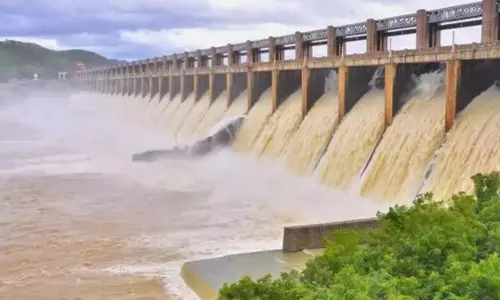 Tamil Nadu: मेट्टूर बांध में पानी का प्रवाह बढ़ा