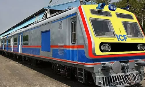 महाराष्ट्र सरकार मुंबई उपनगरीय रेल सेवाओं के लिए 268 नए AC रेकों का 50% वित्त पोषण करेगी महाराष्ट्र सरकार मुंबई उपनगरीय रेल सेवाओं के लिए 268 नए AC रेकों का 50% वित्त पोषण करेगी