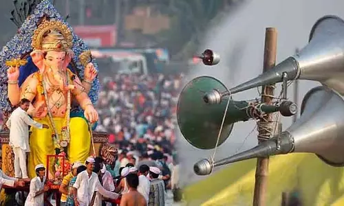 त्योहारों के दौरान लाउडस्पीकर पर प्रतिबंध: विधानसभा में सरकार और विपक्ष के बीच झड़प त्योहारों के दौरान लाउडस्पीकर पर प्रतिबंध: विधानसभा में सरकार और विपक्ष के बीच झड़प