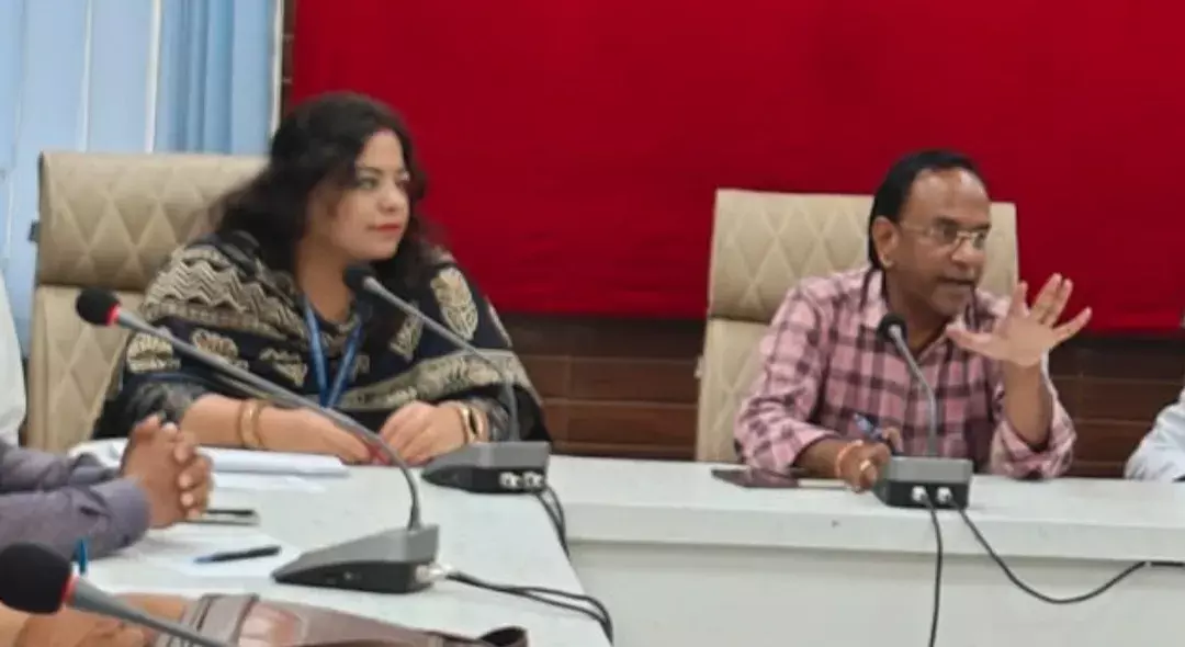 Deoria: पानी का जमाव रोकें, बीमारियों से बचें: डॉ. हरेंद्र