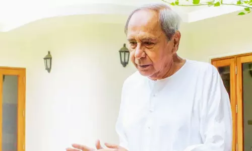 Bhubaneswar: अस्पताल से छुट्टी मिलने पर पटनायक पहुंचे घर Bhubaneswar: अस्पताल से छुट्टी मिलने पर पटनायक पहुंचे घर