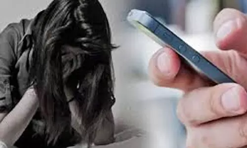 एक्ट्रेस को कांग्रेस विधायक ने किया अश्लील मैसेज, होटल में बुलाया