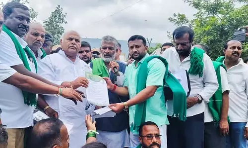 Karnataka : छोटे किसानों के लिए ऋण माफी की मांग