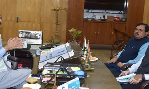 गृह विभाग के दो बड़े अधिकारी मिले राज्यपाल डेका से
