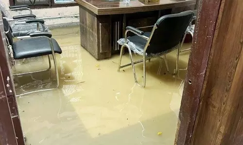 Una में भारी बारिश से जनजीवन अस्त-व्यस्त Una में भारी बारिश से जनजीवन अस्त-व्यस्त