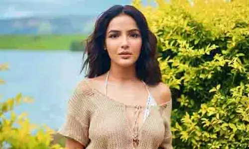 Jasmin Bhasin: एक बच्ची को गोद लेने की इच्छा जताई Jasmin Bhasin: एक बच्ची को गोद लेने की इच्छा जताई