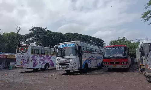 गणेशोत्सव से पहले पुणे-कोंकण रूट पर टिकट की कमी, निजी बसों ने बढ़ाया किराया गणेशोत्सव से पहले पुणे-कोंकण रूट पर टिकट की कमी, निजी बसों ने बढ़ाया किराया