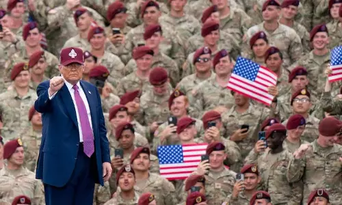 Donald Trump झंडा जलाने पर कार्यकारी आदेश की योजना बना रहे