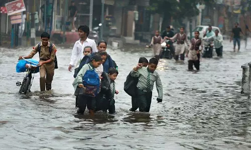 सड़कें जलमग्न, वाहन फंसे, कारोबार प्रभावित, Jalandhar में भारी बारिश से अफरा-तफरी