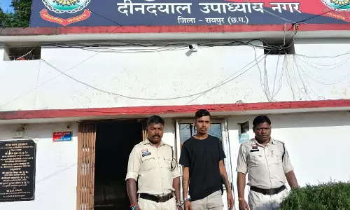 इन्द्रप्रस्थ कॉलोनी के पास अवैध शराब बेचने वाला केटली गिरफ्तार इन्द्रप्रस्थ कॉलोनी के पास अवैध शराब बेचने वाला केटली गिरफ्तार