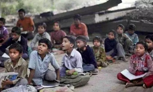 Ashram स्कूल का खौफनाक मंजर: गीले बिस्तर और गायब किताबें उजागर