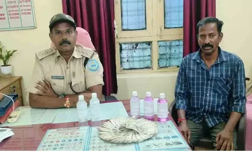 दो जिलों में ACB की छापेमारी.. कर्मचारी रंगे हाथों पकड़े गए