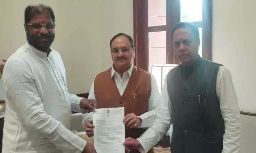 किसानों को तुरंत पर्याप्त यूरिया उपलब्ध कराएं.. BRS सांसदों ने केंद्रीय मंत्री से किया अनुरोध