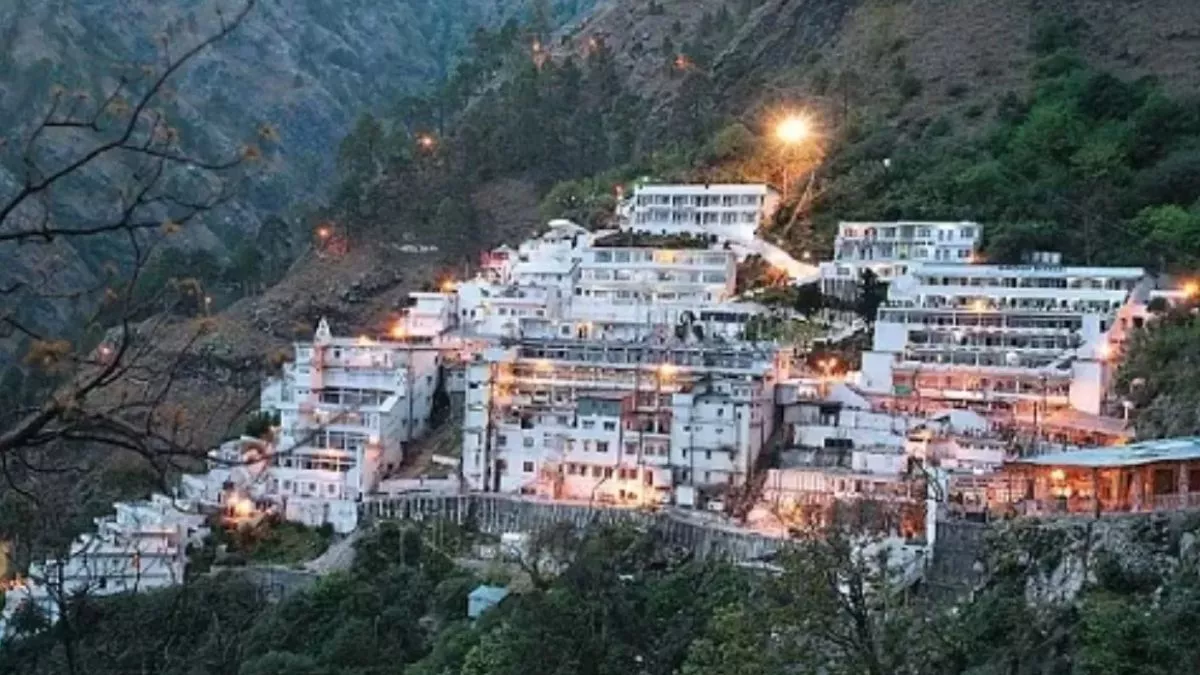 Jammu: शांति से करें मां के दर्शन, वैष्णो देवी में नहीं है भीड़, यात्रा हो रही बेहद सुगम