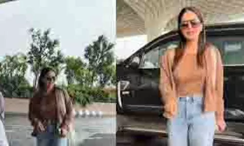 Sunny Leone: अपने स्टाइलिश लुक से एयरपोर्ट को रनवे में बदल दिया Sunny Leone: अपने स्टाइलिश लुक से एयरपोर्ट को रनवे में बदल दिया