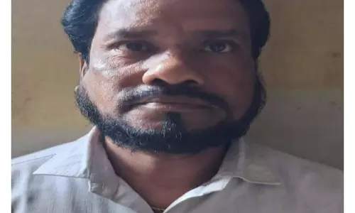 शासकीय उच्चतर माध्यमिक विद्यालय का बाबू 10 हजार की रिश्वत लेते गिरफ्तार