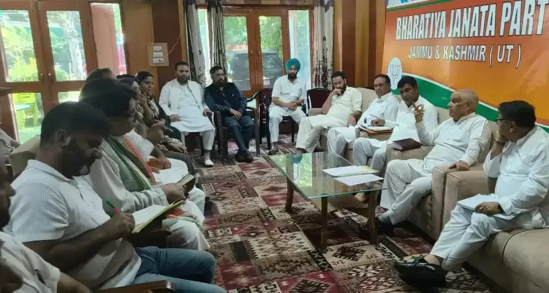 Srinagar: कश्मीर में जनता ने जताया भाजपा पर भरोसा: अशोक कौल Srinagar: कश्मीर में जनता ने जताया भाजपा पर भरोसा: अशोक कौल