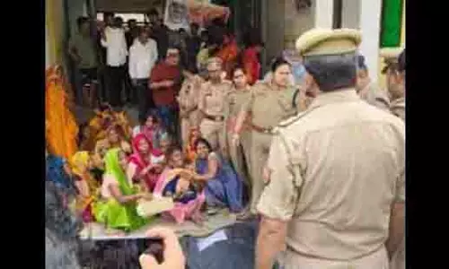 Amethi: ज़मीन विवाद में एक व्यक्ति ने अपनी भाभी और भतीजे की हत्या कर दी