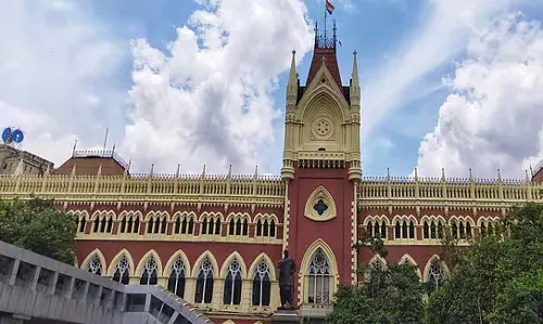 परेश, स्वपन, पापिया को उच्च न्यायालय ने सशर्त अग्रिम जमानत दी परेश, स्वपन, पापिया को उच्च न्यायालय ने सशर्त अग्रिम जमानत दी