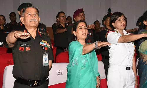COAS जनरल उपेंद्र द्विवेदी और AWWA अध्यक्ष ने अंगदान का संकल्प लिया, जिससे AORTA पहल को बढ़ावा मिला COAS जनरल उपेंद्र द्विवेदी और AWWA अध्यक्ष ने अंगदान का संकल्प लिया, जिससे AORTA पहल को बढ़ावा मिला