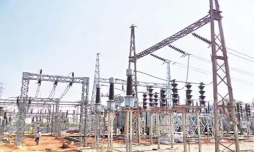 वर्कुर में ग्रामीणों ने बिजली ट्रांसफार्मर बंद कर किया प्रदर्शन वर्कुर में ग्रामीणों ने बिजली ट्रांसफार्मर बंद कर किया प्रदर्शन