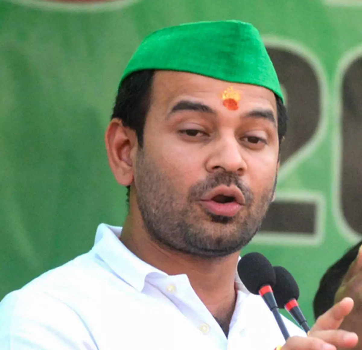 तेज प्रताप यादव का बड़ा खुलासा, 5 परिवारों पर राजनीतिक जीवन खत्म करने का लगाया आरोप तेज प्रताप यादव का बड़ा खुलासा, 5 परिवारों पर राजनीतिक जीवन खत्म करने का लगाया आरोप