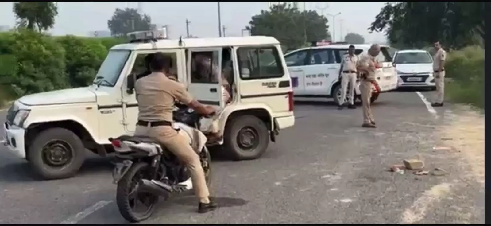 यूट्यूबर एल्विश यादव के घर फायरिंग मामले में हुई गिरफ्तारी, शूटर अरेस्ट यूट्यूबर एल्विश यादव के घर फायरिंग मामले में हुई गिरफ्तारी, शूटर अरेस्ट