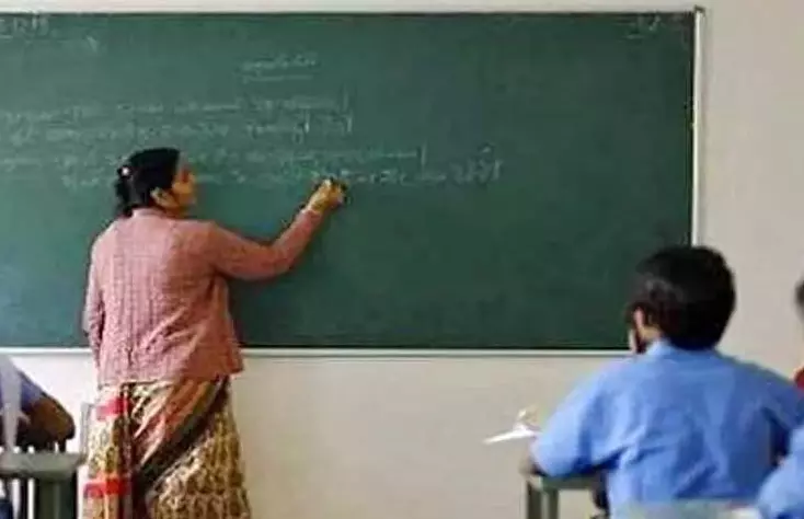 556 टी संवर्ग प्राचार्यों को मिली पदस्थापना, काउंसिलिंग जारी 556 टी संवर्ग प्राचार्यों को मिली पदस्थापना, काउंसिलिंग जारी